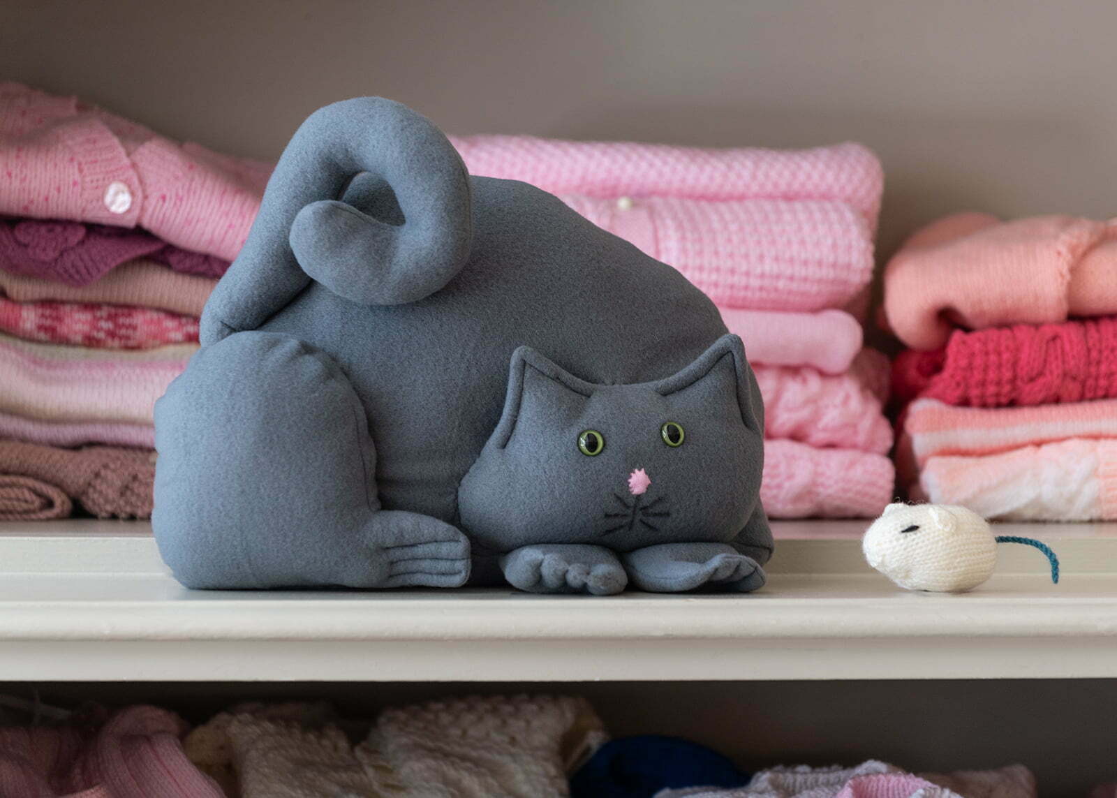 Cat and mouse stuffed toys